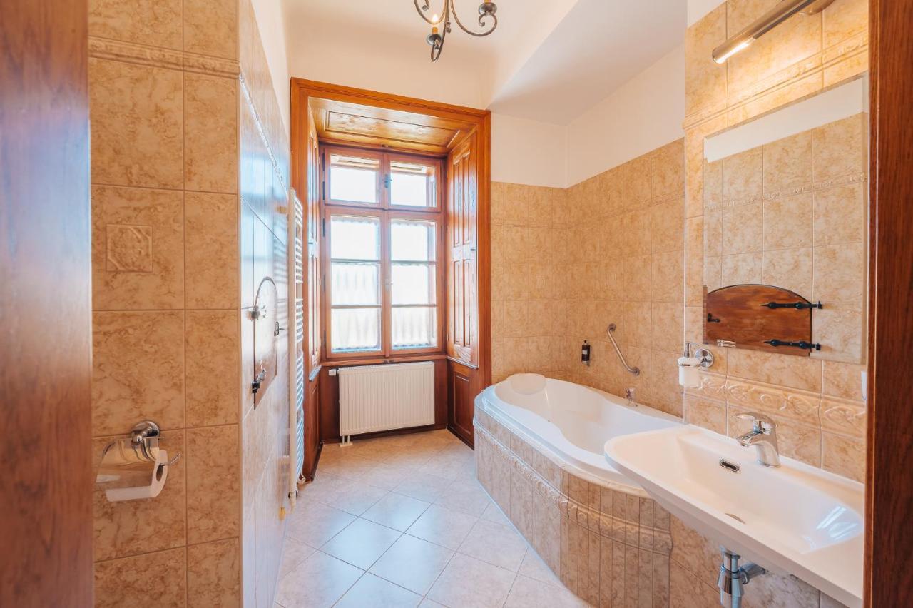 Zamek Hradek U Susice Hrádek Exterior foto